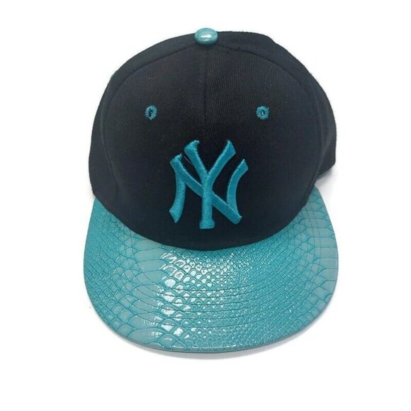 New York Yankees Faux Snake Bill Snapback Hat Cap Turquoise Black Youth One Size - Picture 1 of 9
